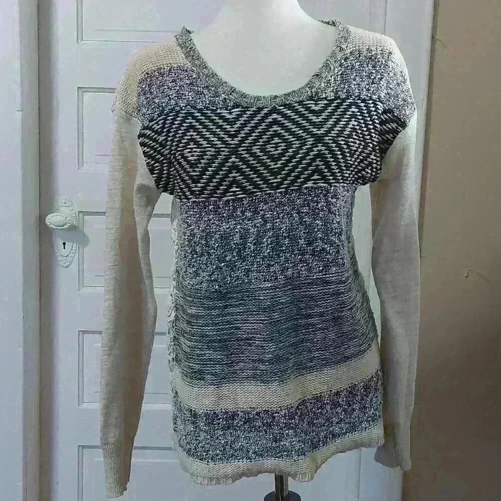 Boutique Sweater  L0295